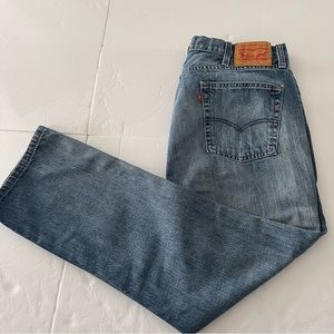 Men’s Levi’s 514 Relaxed Light Distressed Jeans - W38 x L32